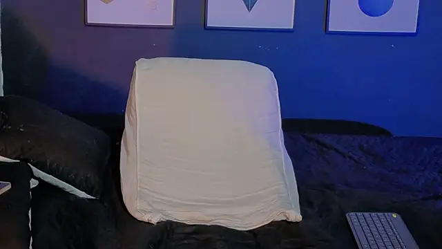 Snapshot of Dylanwhite23_ chatting on 03-03-26, 01:56 Dylanwhite23 online show from 03-03-26, 01:56