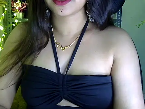 Snapshot of akshara_thakur9 chatting on 02-07-25, 07:49 akshara thakur9 online show from 02-07-25, 07:49