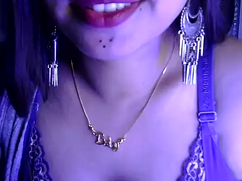 Snapshot of akshara_thakur9 chatting on 03-05-25, 07:27 akshara thakur9 online show from 03-05-25, 07:27