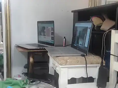 Snapshot of Jennytop chatting on 02-09-25, 11:15 Jennytop online show from 02-09-25, 11:15