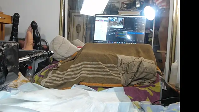 Snapshot of Jennytop chatting on 09-19-25, 08:31 Jennytop online show from 09-19-25, 08:31