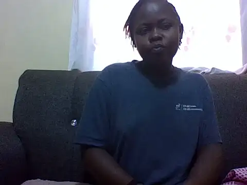 Snapshot of Sweetcecie01 chatting on 02-12-26, 12:00 Sweetcecie01 online show from 02-12-26, 12:00