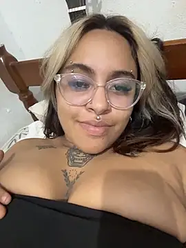 lolafairytail online show from 12-13-25, 11:10