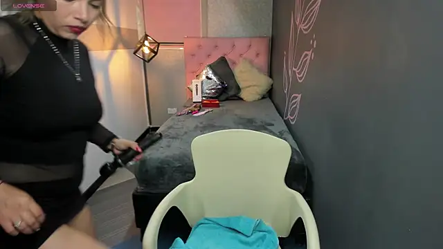 ArielleJones online show from 01-09-25, 06:57