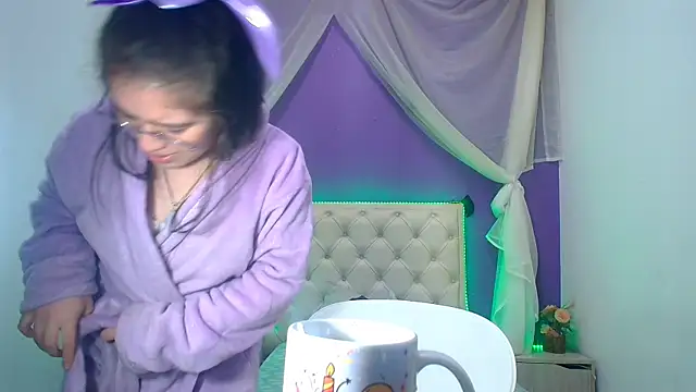 Ingrid Casas online show from 12-15-24, 09:53