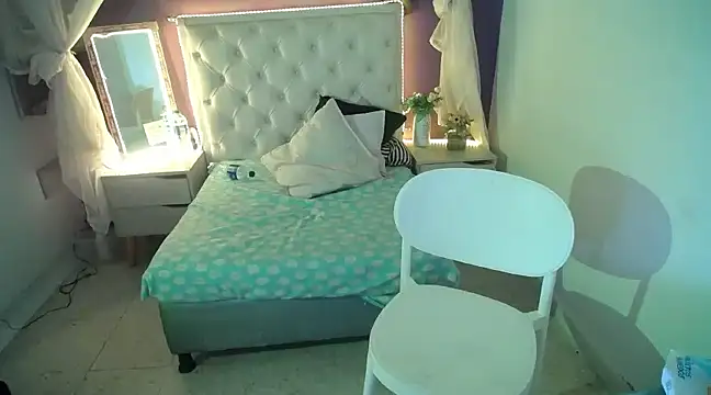 Ingrid Casas online show from 01-18-25, 06:53