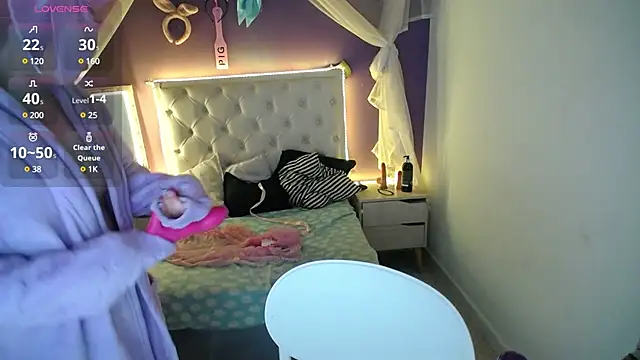 Ingrid Casas online show from 01-23-25, 01:41