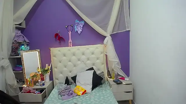 Ingrid Casas online show from 02-13-25, 12:02