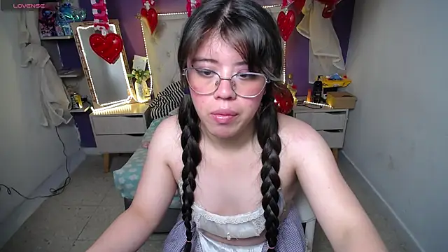 Ingrid Casas online show from 02-21-25, 03:01