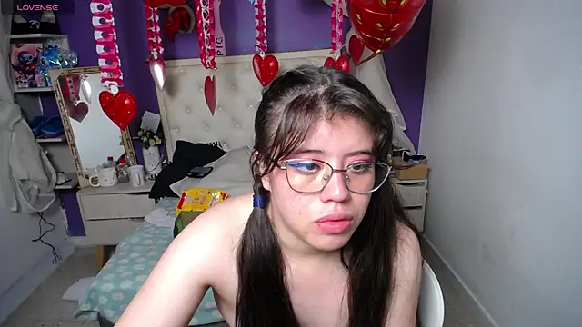 Ingrid Casas online show from 02-24-25, 05:42