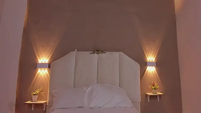 Snapshot of Juliette__3 chatting on 03-25-26, 02:12 Juliette 3 online show from 03-25-26, 02:12