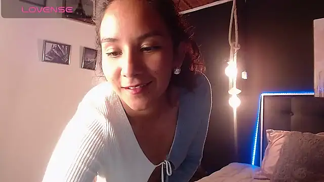 Snapshot of PoisonIvy15_ chatting on 12-16-24, 06:21 PoisonIvy15  online show from 12-16-24, 06:21