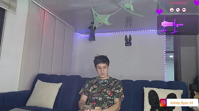ashely ryan24 online show from 10-06-25, 12:19
