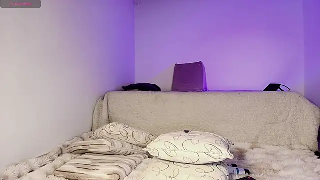 Madeline Dreams online show from 05-11-26, 02:45
