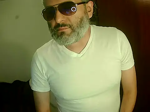 Snapshot of BushBator chatting on 12-07-24, 08:33 BushBator online show from 12-07-24, 08:33