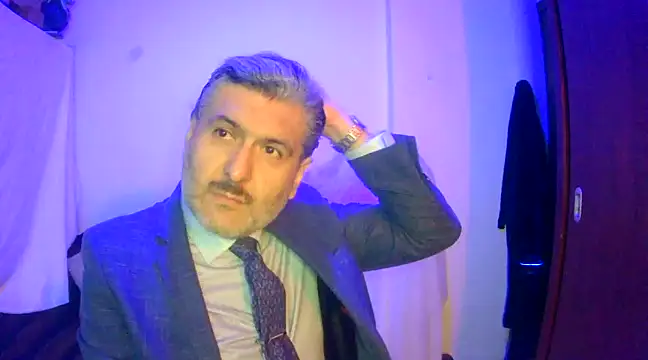 Snapshot of BushBator chatting on 03-04-25, 07:30 BushBator online show from 03-04-25, 07:30