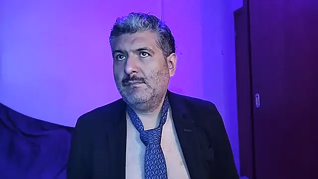 Snapshot of BushBator chatting on 09-13-25, 06:57 BushBator online show from 09-13-25, 06:57