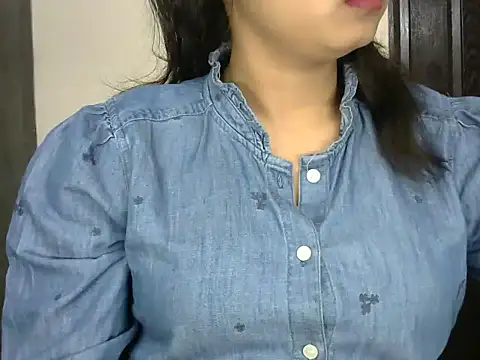 HOT-LOVELY online show from 02-18-25, 10:58