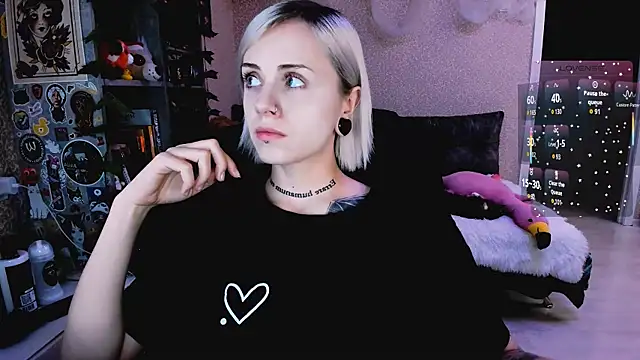 NaniMoore online show from 11-06-25, 08:32