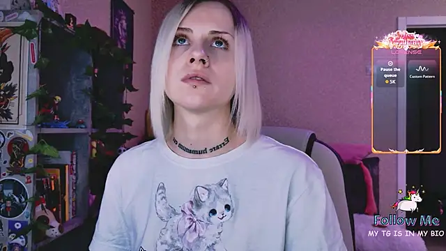 Snapshot of NaniMoore chatting on 02-14-26, 08:05 NaniMoore online show from 02-14-26, 08:05