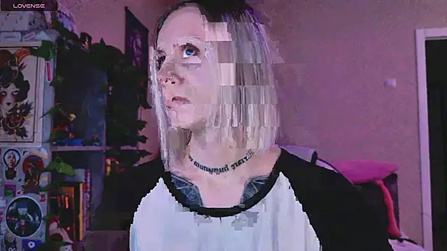 Snapshot of NaniMoore chatting on 02-15-26, 08:16 NaniMoore online show from 02-15-26, 08:16