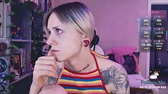 Snapshot of NaniMoore chatting on 03-07-26, 08:06 NaniMoore online show from 03-07-26, 08:06