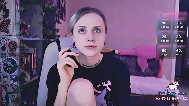 Snapshot of NaniMoore chatting on 03-12-26, 08:15 NaniMoore online show from 03-12-26, 08:15