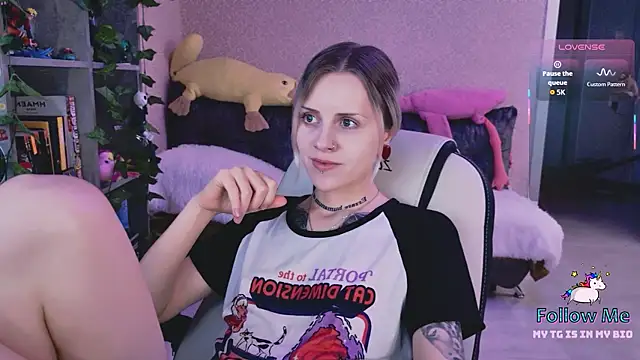 Snapshot of NaniMoore chatting on 03-21-26, 08:12 NaniMoore online show from 03-21-26, 08:12