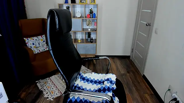 FrancescaCollins online show from 10-16-25, 03:35