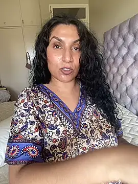 Indianbutter11 online show from 12-21-24, 01:42
