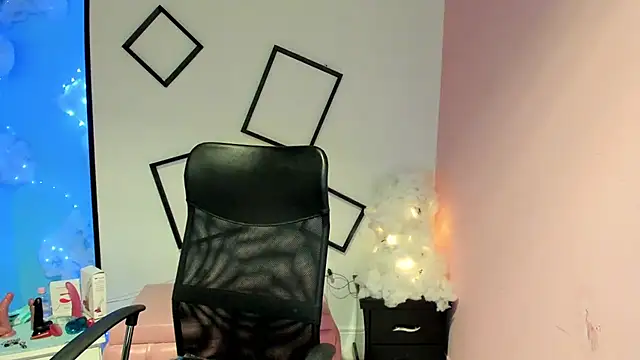 Snapshot of Emmily_Walker chatting on 09-26-25, 03:10 Emmily Walker online show from 09-26-25, 03:10