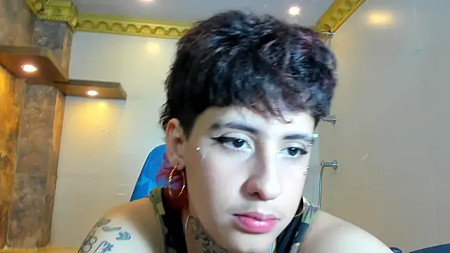 Snapshot of Ethan_lennox chatting on 10-17-25, 03:36 Ethan lennox online show from 10-17-25, 03:36