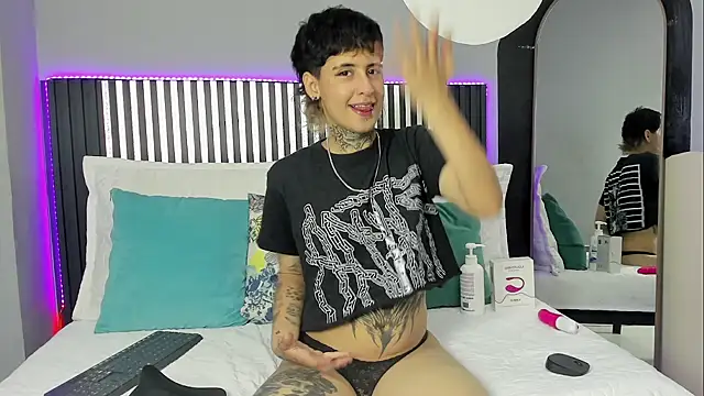 Snapshot of Ethan_lennox chatting on 01-14-26, 02:44 Ethan lennox online show from 01-14-26, 02:44