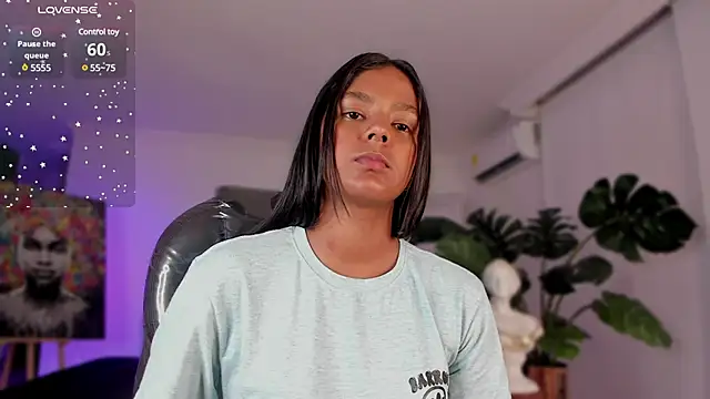 Snapshot of JANYLOVE__ chatting on 02-06-25, 11:21 JANYLOVE online show from 02-06-25, 11:21