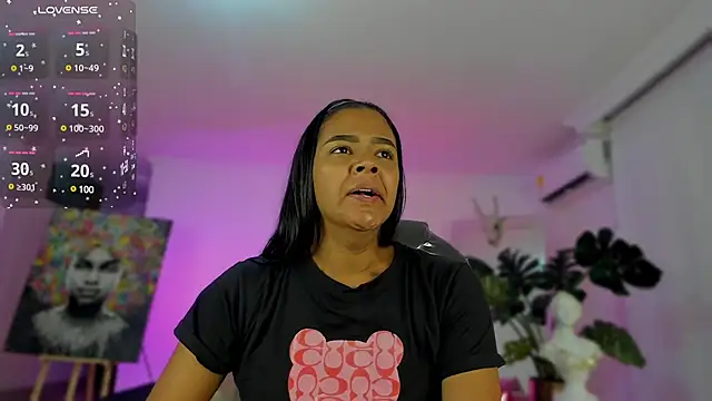 Snapshot of JANYLOVE__ chatting on 02-25-25, 10:47 JANYLOVE online show from 02-25-25, 10:47