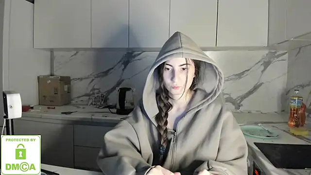 Ayesha Thebestt online show from 01-08-26, 04:31