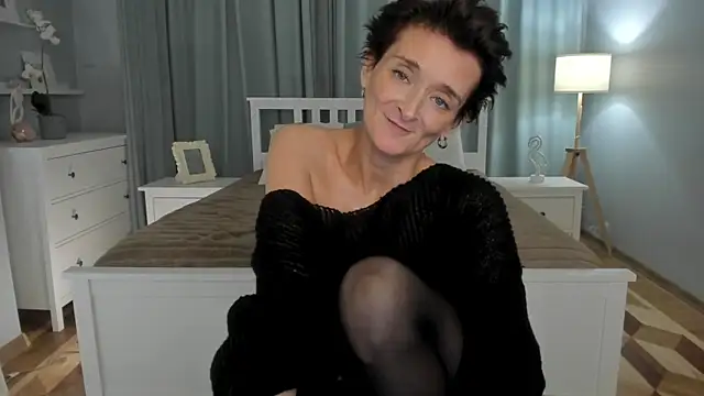 SimonaDeBeauvoir online show from 12-19-24, 07:29