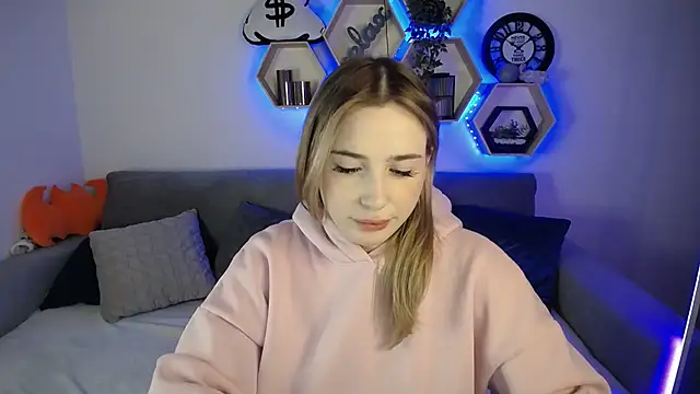 SabrinViolet online show from 12-18-24, 12:18