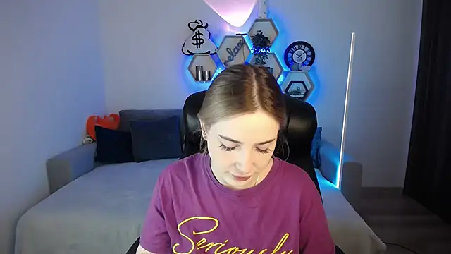 SabrinViolet online show from 12-22-24, 09:11