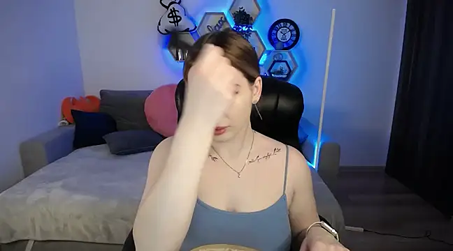 SabrinViolet online show from 03-16-25, 09:05