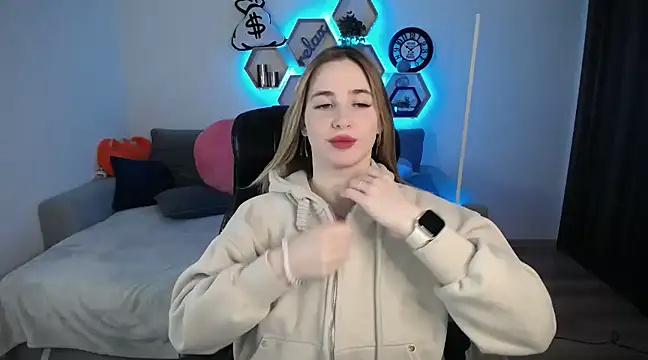 SabrinViolet online show from 03-18-25, 09:09