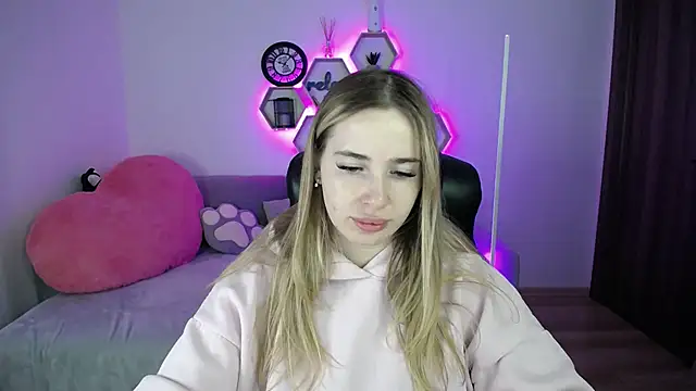 SabrinViolet online show from 02-16-26, 09:05