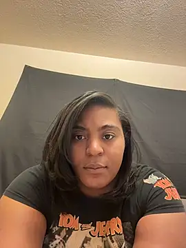 Snapshot of prettlovely14 chatting on 01-05-26, 10:24 prettlovely14 online show from 01-05-26, 10:24