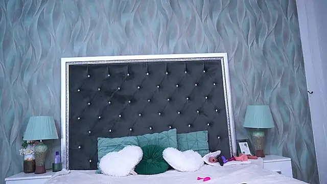 Snapshot of AnneHove chatting on 12-07-24, 05:09 AnneHove online show from 12-07-24, 05:09