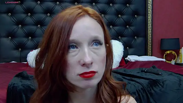 Snapshot of AnneHove chatting on 12-16-24, 09:03 AnneHove online show from 12-16-24, 09:03