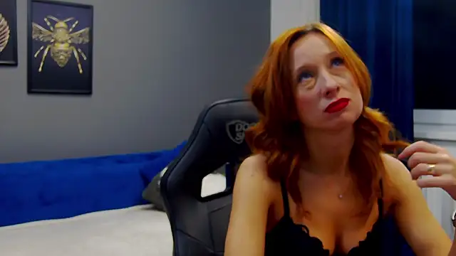 Snapshot of AnneHove chatting on 01-30-25, 04:58 AnneHove online show from 01-30-25, 04:58