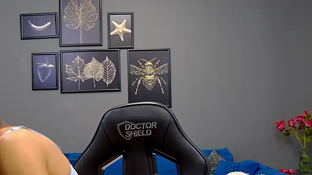 Snapshot of AnneHove chatting on 03-11-25, 11:23 AnneHove online show from 03-11-25, 11:23