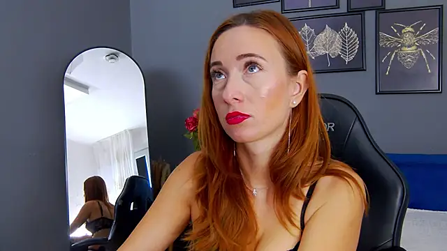 Snapshot of AnneHove chatting on 09-09-25, 05:51 AnneHove online show from 09-09-25, 05:51