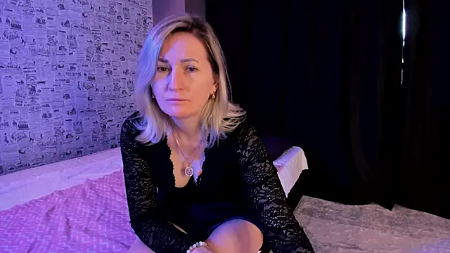 AriFleow online show from 11-13-25, 05:17