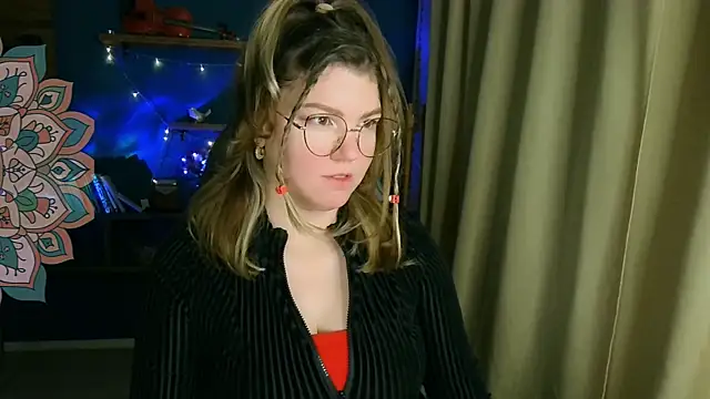 Snapshot of VioletteWay chatting on 11-23-25, 03:34 VioletteWay online show from 11-23-25, 03:34